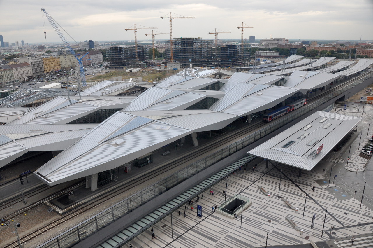  |Neuer Hauptbahnhof Wien mit bereits fertiggestellten Bahnsteigen
